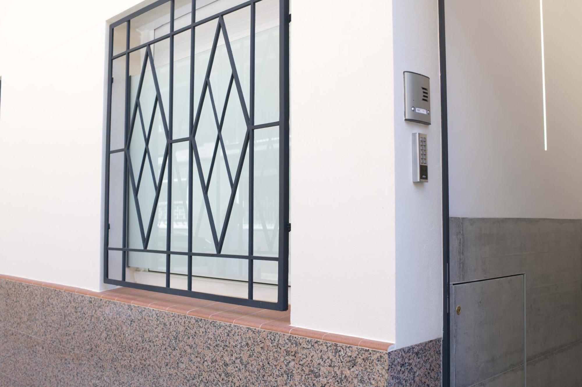 Boutique Plaza Catalonia Suites Cornella كونيّا ذي نْيوبريُك المظهر الخارجي الصورة