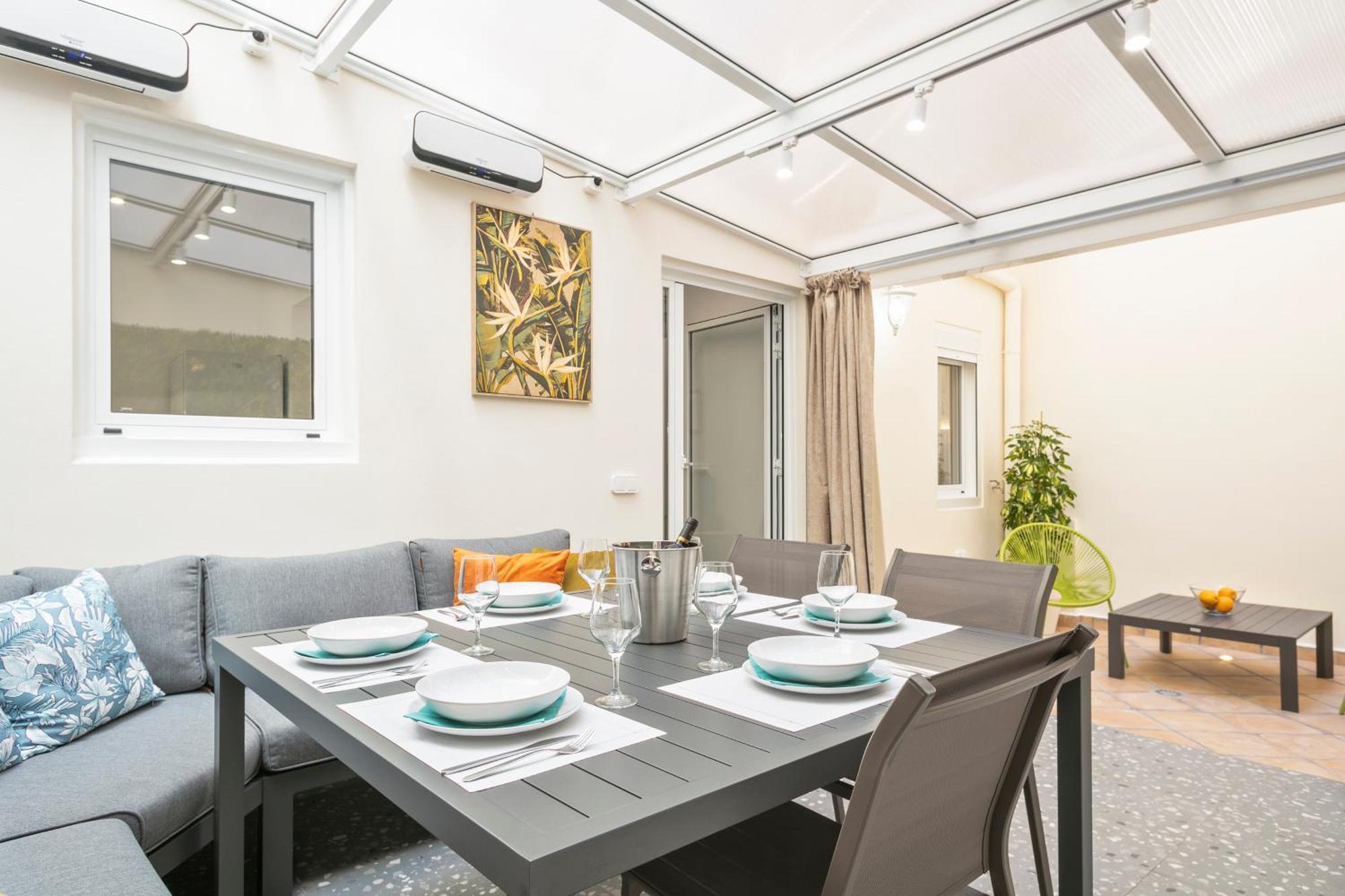 Boutique Plaza Catalonia Suites Cornella كونيّا ذي نْيوبريُك المظهر الخارجي الصورة