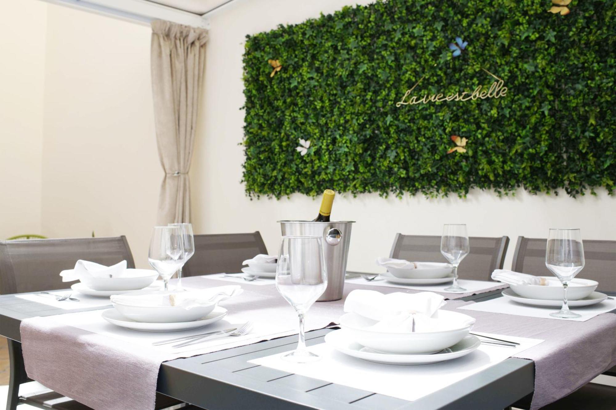 Boutique Plaza Catalonia Suites Cornella كونيّا ذي نْيوبريُك المظهر الخارجي الصورة