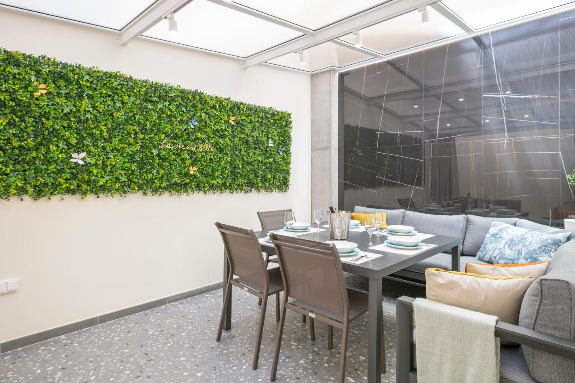 Boutique Plaza Catalonia Suites Cornella كونيّا ذي نْيوبريُك المظهر الخارجي الصورة