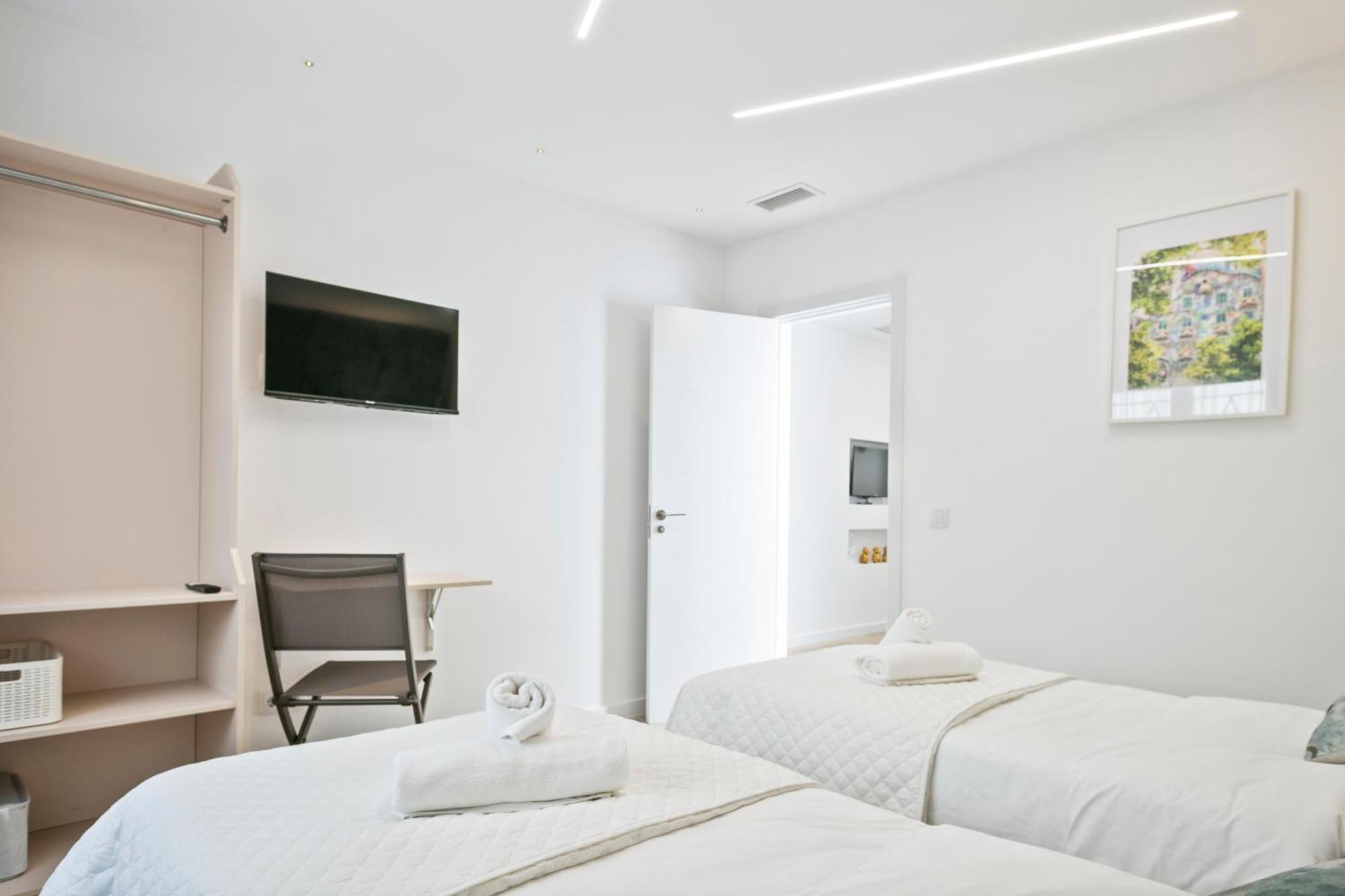 Boutique Plaza Catalonia Suites Cornella كونيّا ذي نْيوبريُك المظهر الخارجي الصورة
