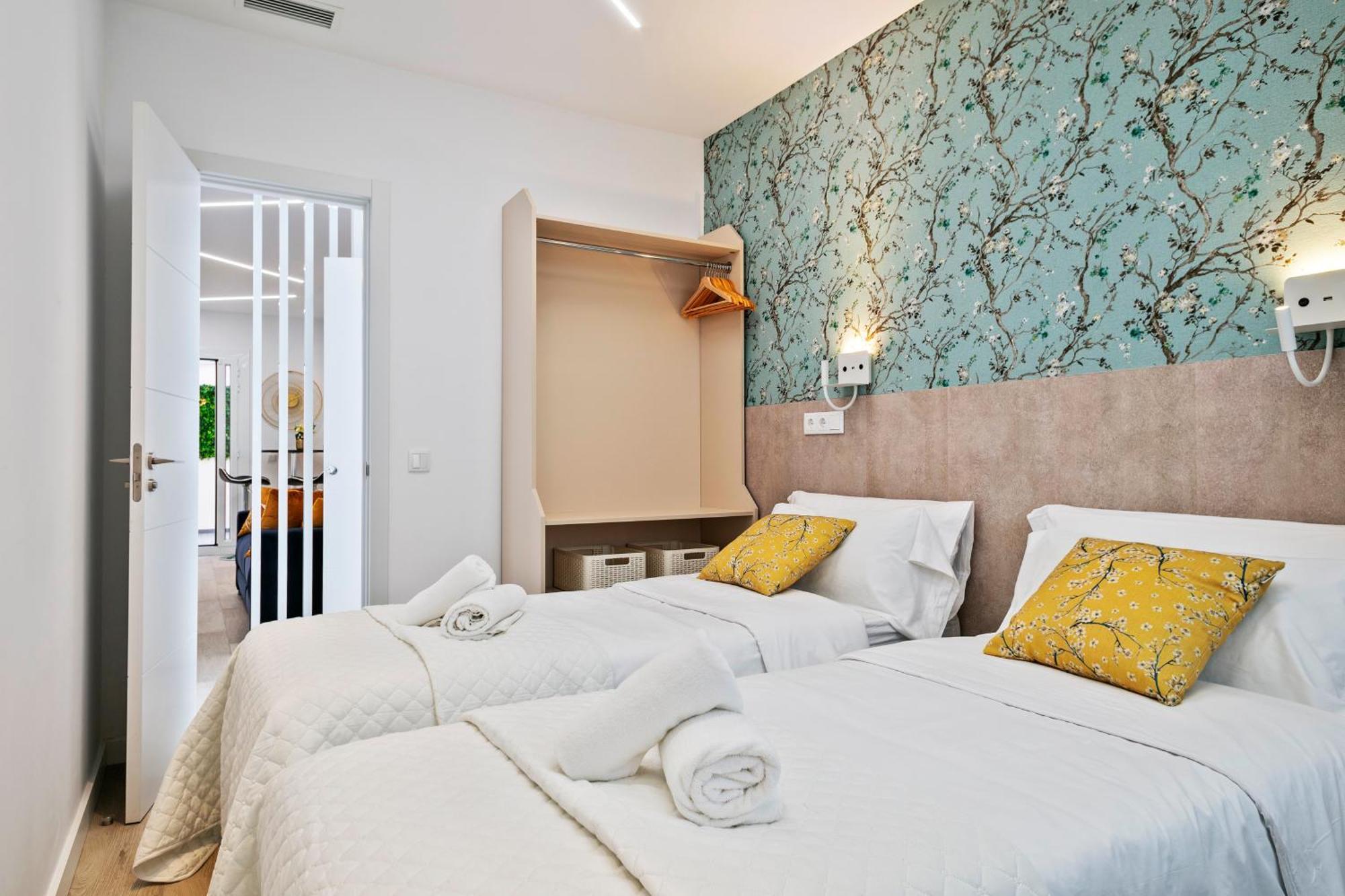 Boutique Plaza Catalonia Suites Cornella كونيّا ذي نْيوبريُك المظهر الخارجي الصورة