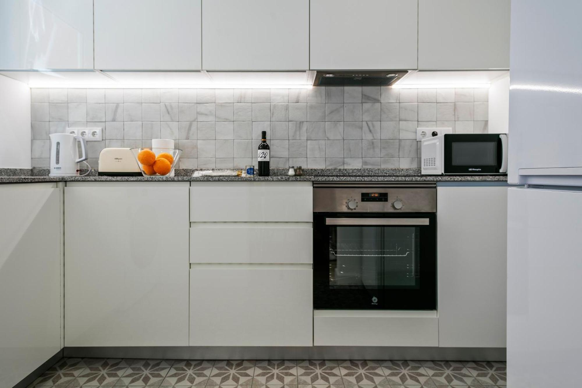 Boutique Plaza Catalonia Suites Cornella كونيّا ذي نْيوبريُك المظهر الخارجي الصورة