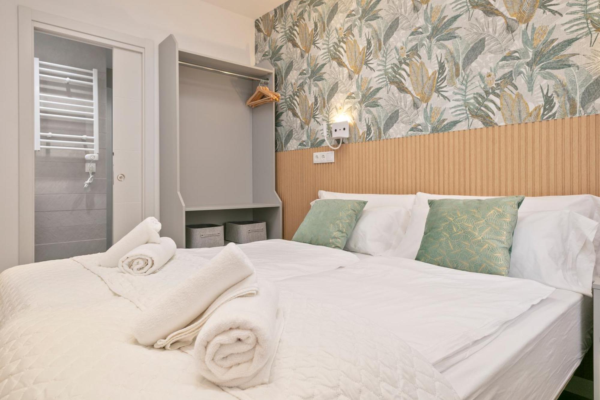 Boutique Plaza Catalonia Suites Cornella كونيّا ذي نْيوبريُك المظهر الخارجي الصورة