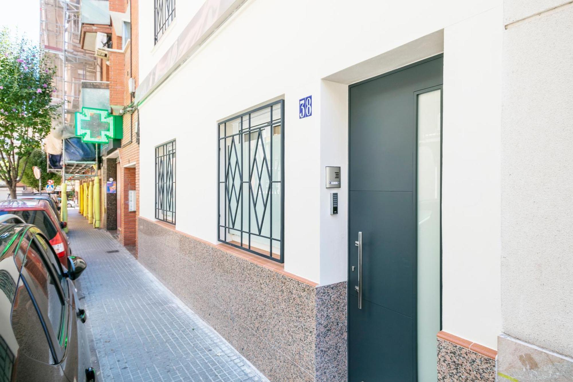 Boutique Plaza Catalonia Suites Cornella كونيّا ذي نْيوبريُك المظهر الخارجي الصورة