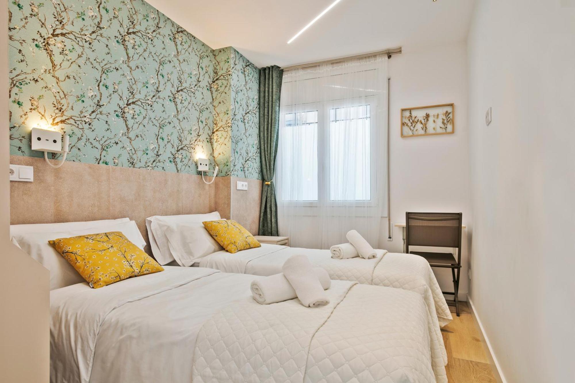 Boutique Plaza Catalonia Suites Cornella كونيّا ذي نْيوبريُك المظهر الخارجي الصورة