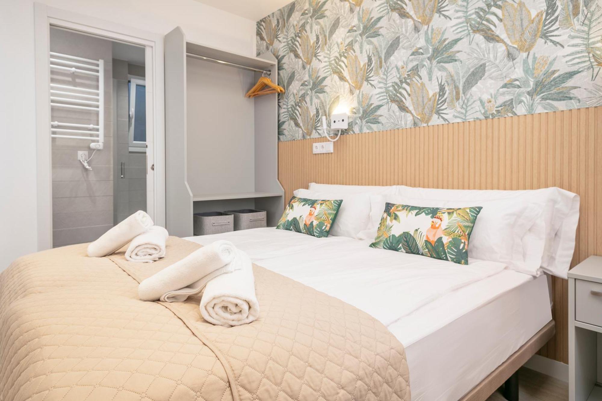 Boutique Plaza Catalonia Suites Cornella كونيّا ذي نْيوبريُك المظهر الخارجي الصورة